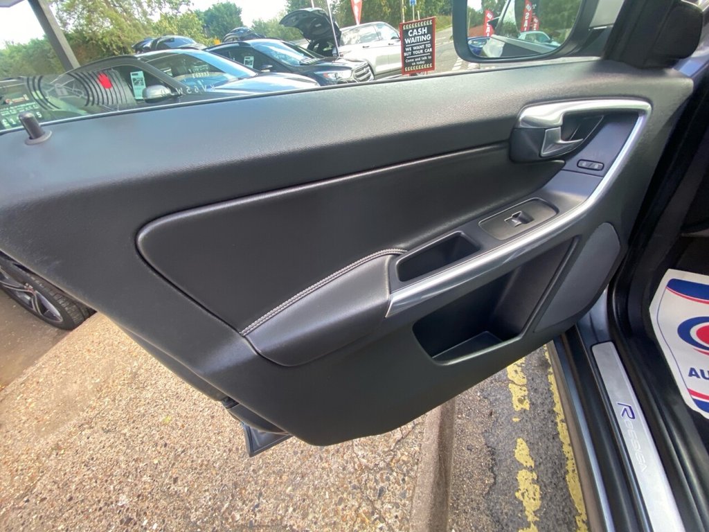 Used Volvo XC60 2015 for sale - 75693260: Photo 22