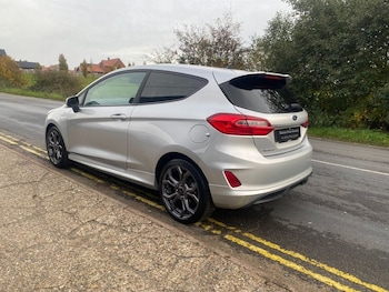 Used Ford Fiesta 2018 for sale - 76350618: Photo