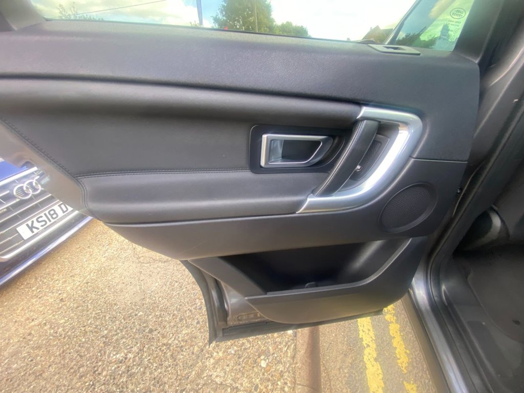 Used Land Rover Discovery Sport 2018 for sale - 76048677: Photo 27