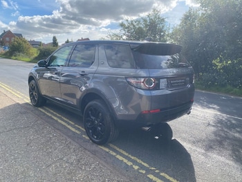 Used Land Rover Discovery Sport 2018 for sale - 76048677: Photo 4