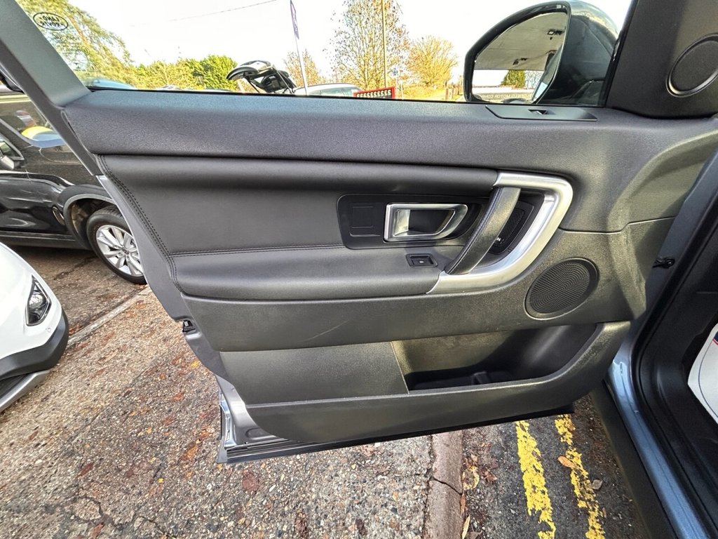 Used Land Rover Discovery Sport 2018 for sale - 76888558: Photo 31