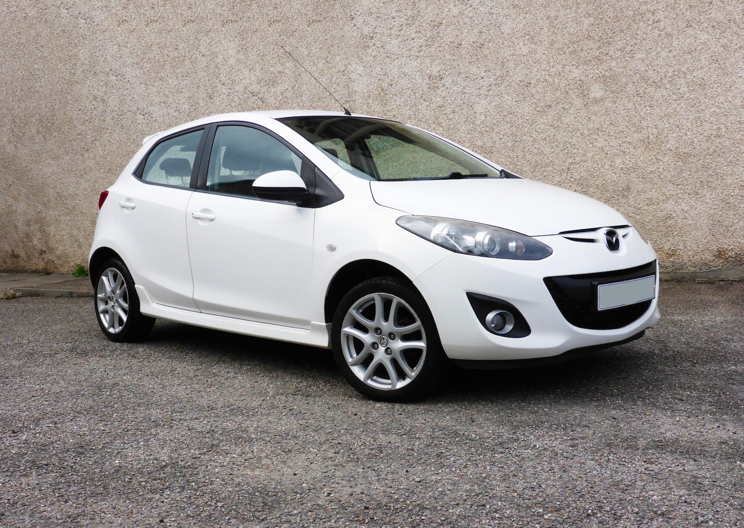Used Mazda Mazda2 2012 for sale - 76444554: Photo 1