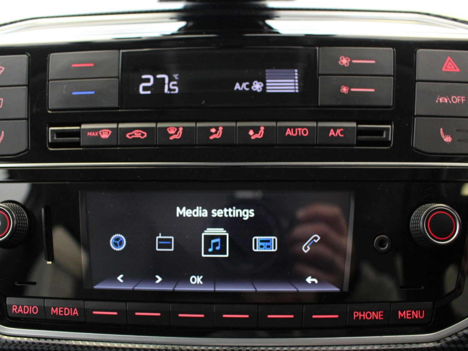 Used Volkswagen up! 2021 for sale - 77444124: Photo 18