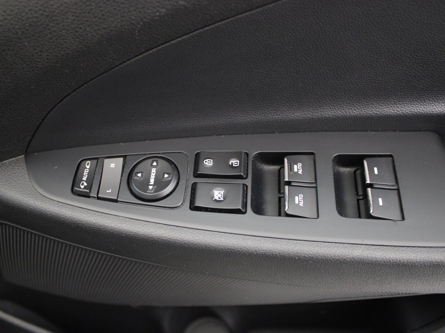 Used Hyundai TUCSON 2018 for sale - 76515872: Photo 42