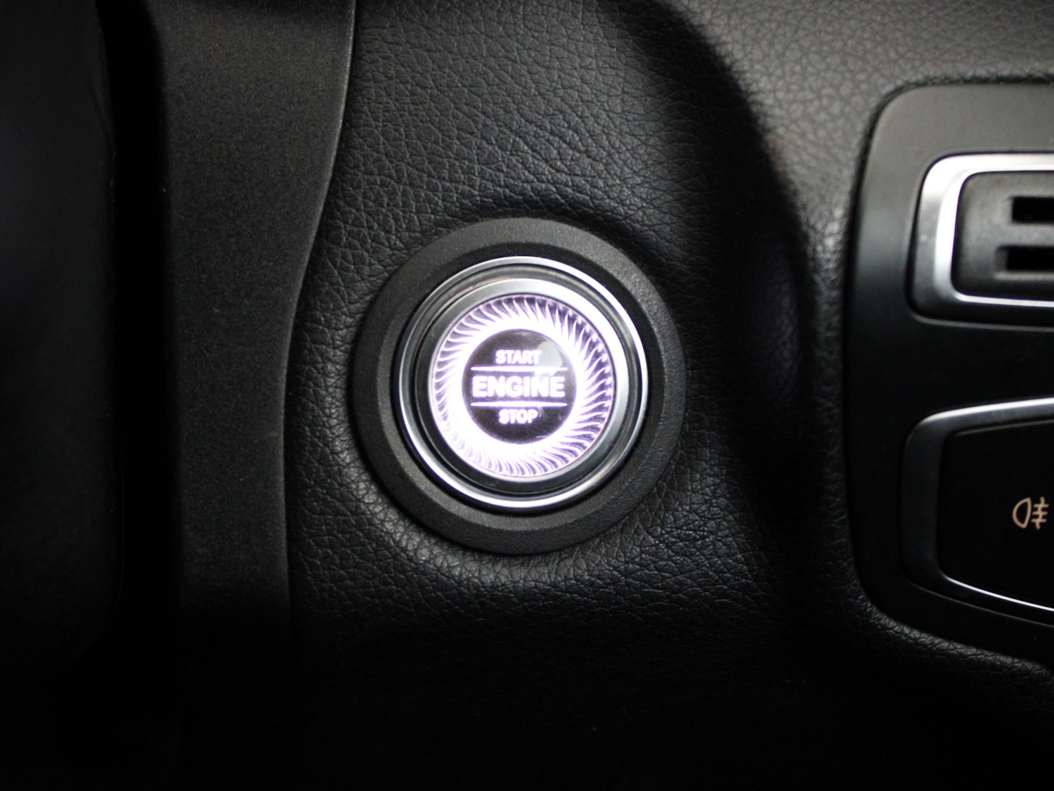 Used Mercedes-Benz C Class 2019 for sale - 78210802: Photo 14