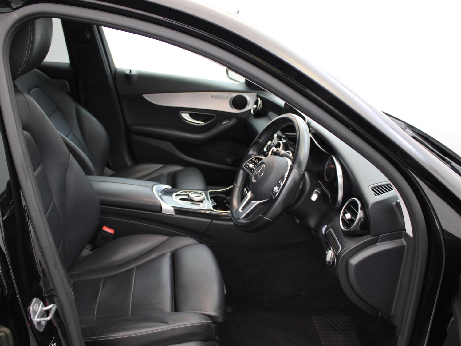 Used Mercedes-Benz C Class 2019 for sale - 78210802: Photo 9