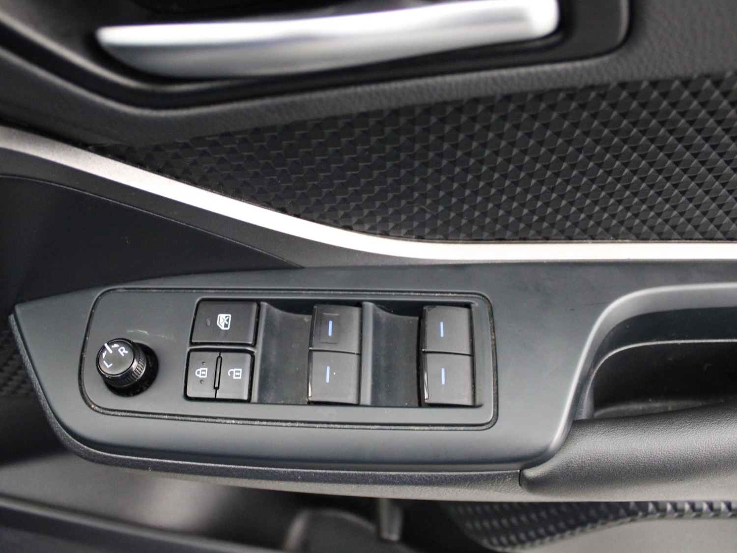 Used Toyota C-HR 2022 for sale - 76553509: Photo 29