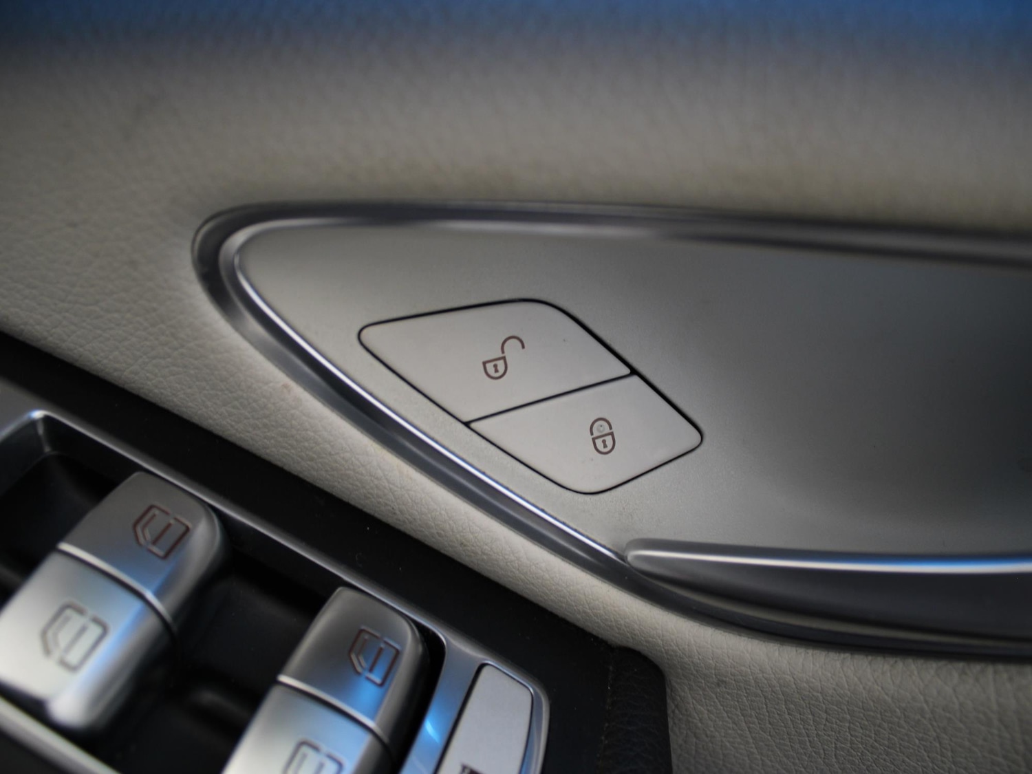 Used Mercedes-Benz C Class 2018 for sale - 76916436: Photo 38