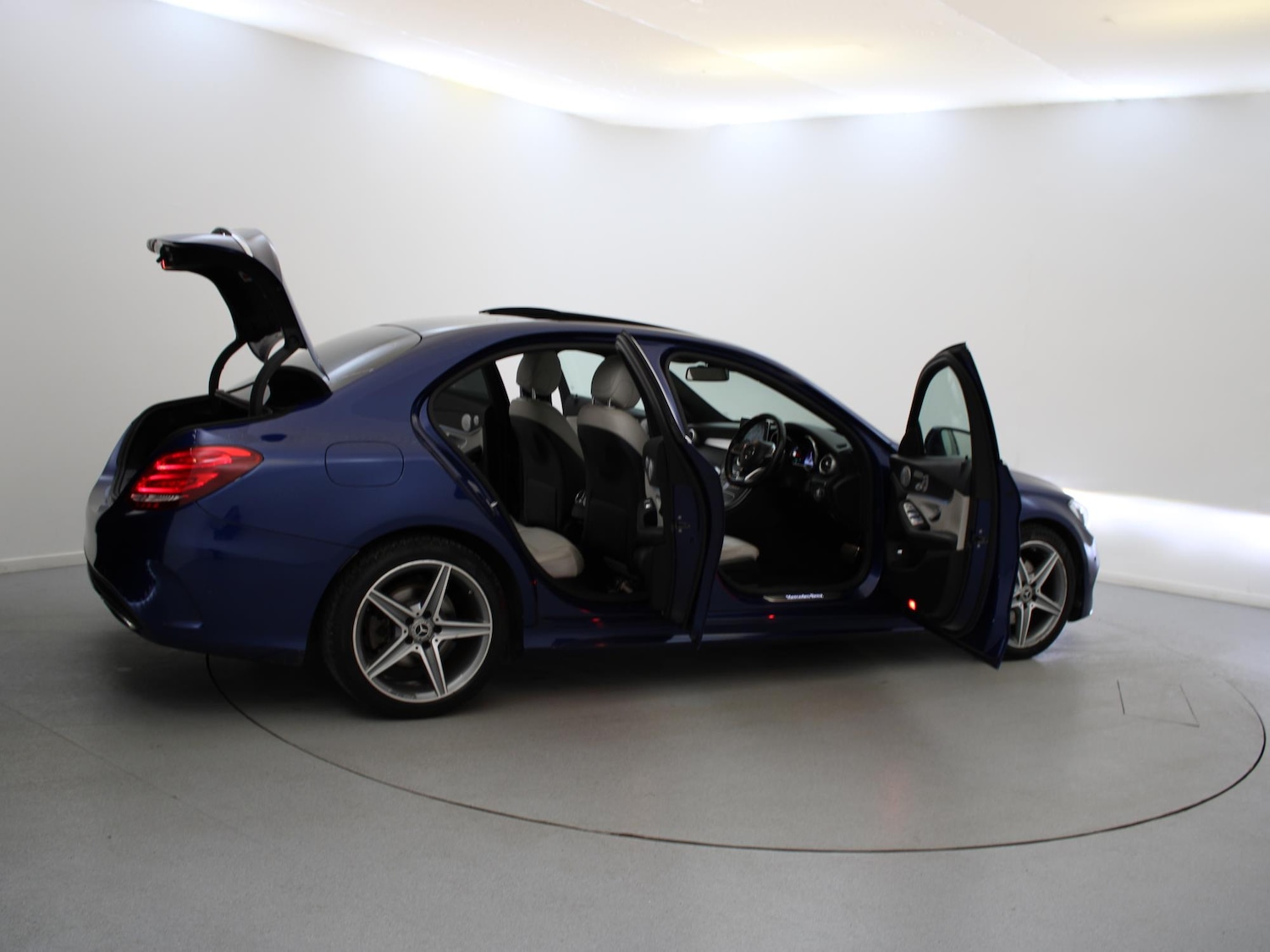 Used Mercedes-Benz C Class 2018 for sale - 76916436: Photo 43