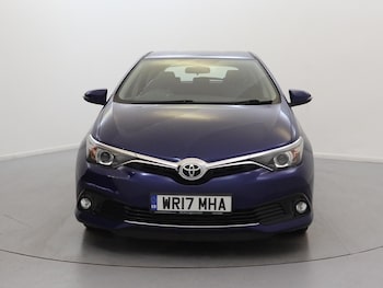 Used Toyota Auris 2017 for sale - 76177454: Photo 2