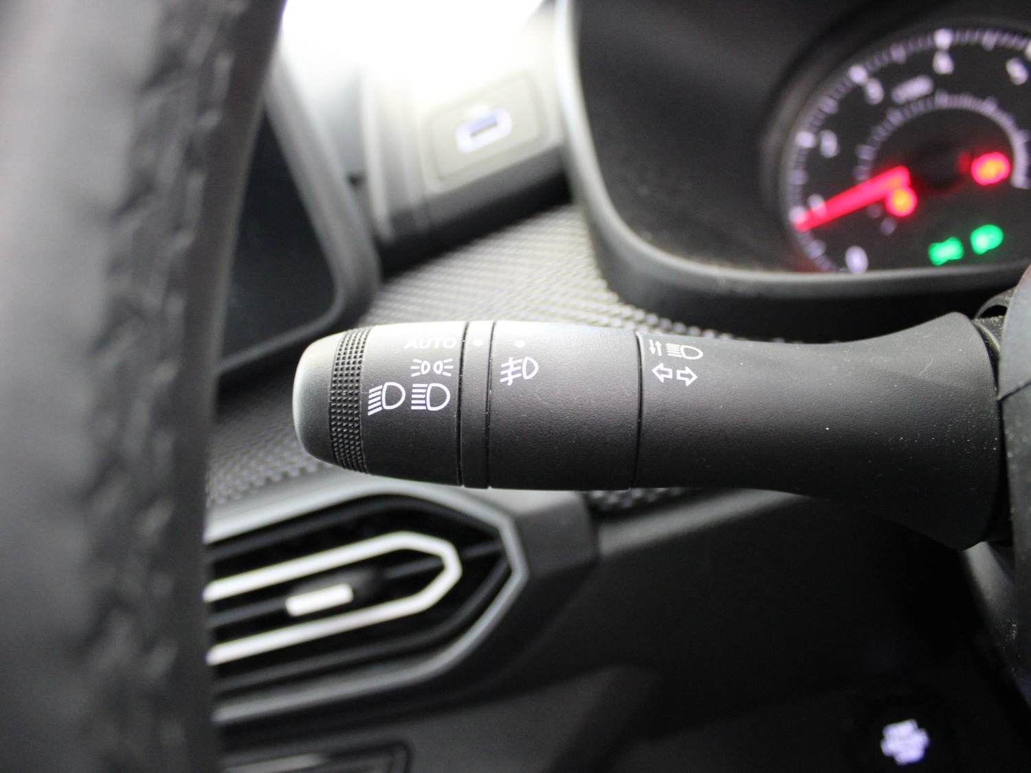 Used Dacia Sandero 2023 for sale - 76274613: Photo 30