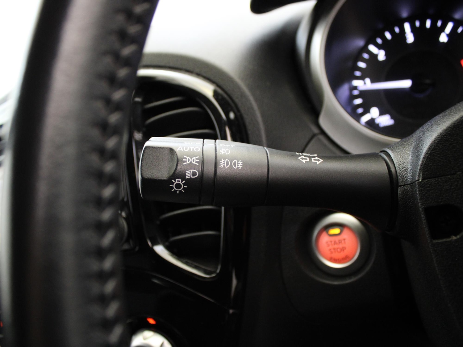 Used Nissan Juke 2018 for sale - 77829537: Photo 30