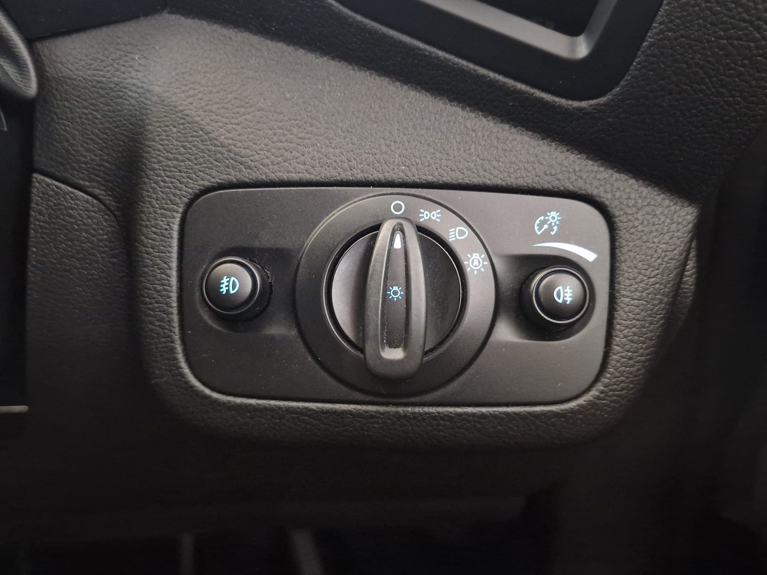 Used Ford Kuga 2018 for sale - 76442664: Photo 30