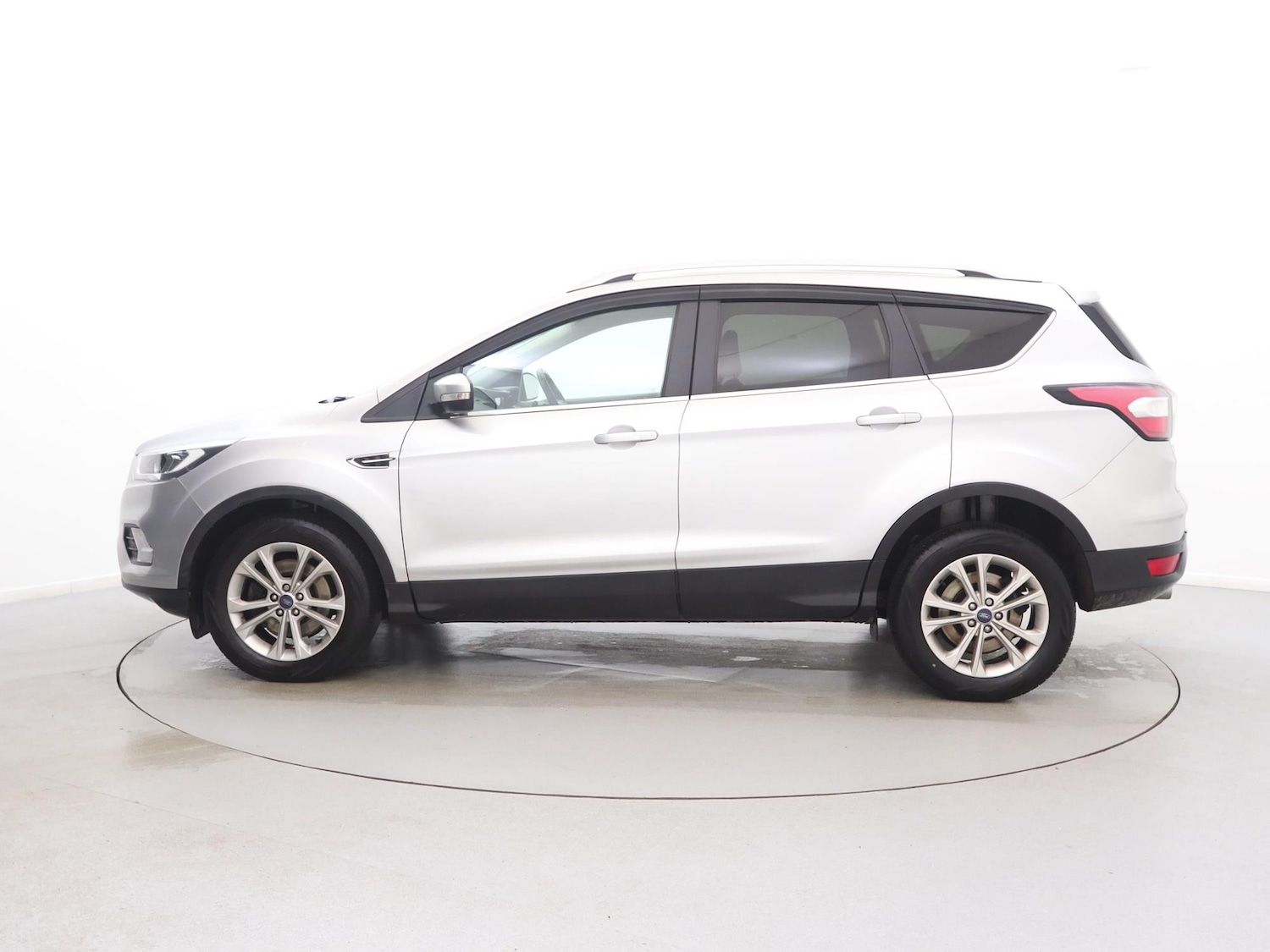 Used Ford Kuga 2017 for sale - 77635130: Photo 4