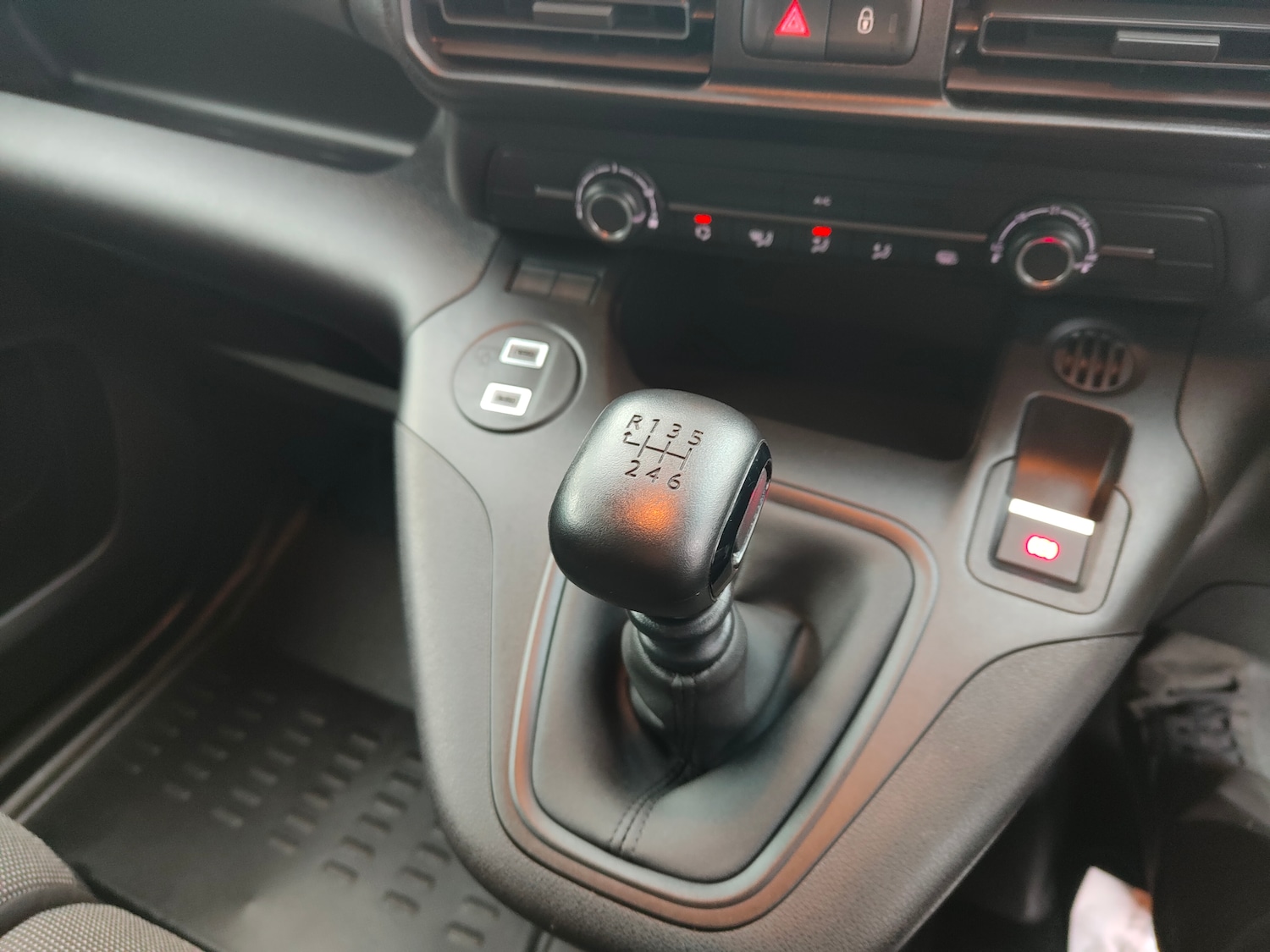 Used Peugeot Partner 2024 for sale - 77135446: Photo 11