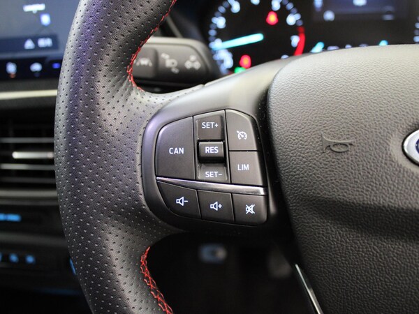 Used Ford Focus 2023 for sale - 75674168: Photo 25