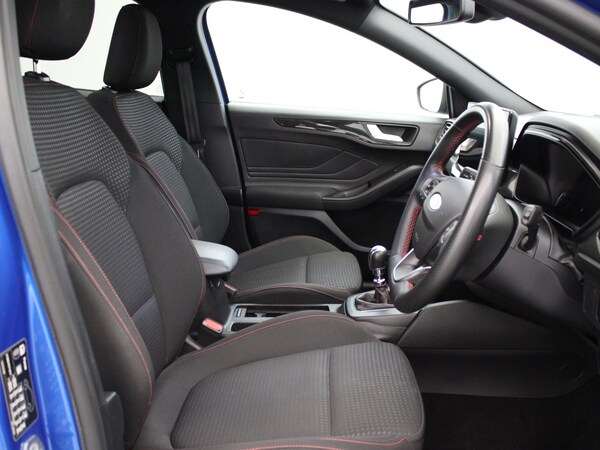 Used Ford Focus 2023 for sale - 75674168: Photo 9