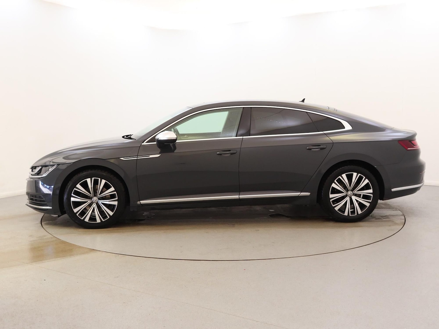 Used Volkswagen Arteon 2019 for sale - 77472875: Photo 4