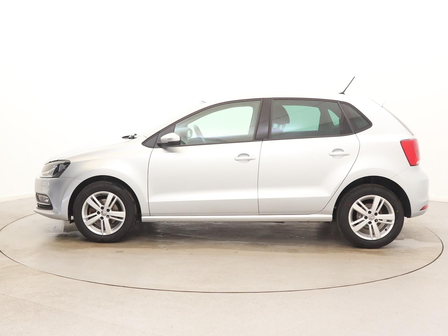 Used Volkswagen Polo 2016 for sale - 78038080: Photo 4