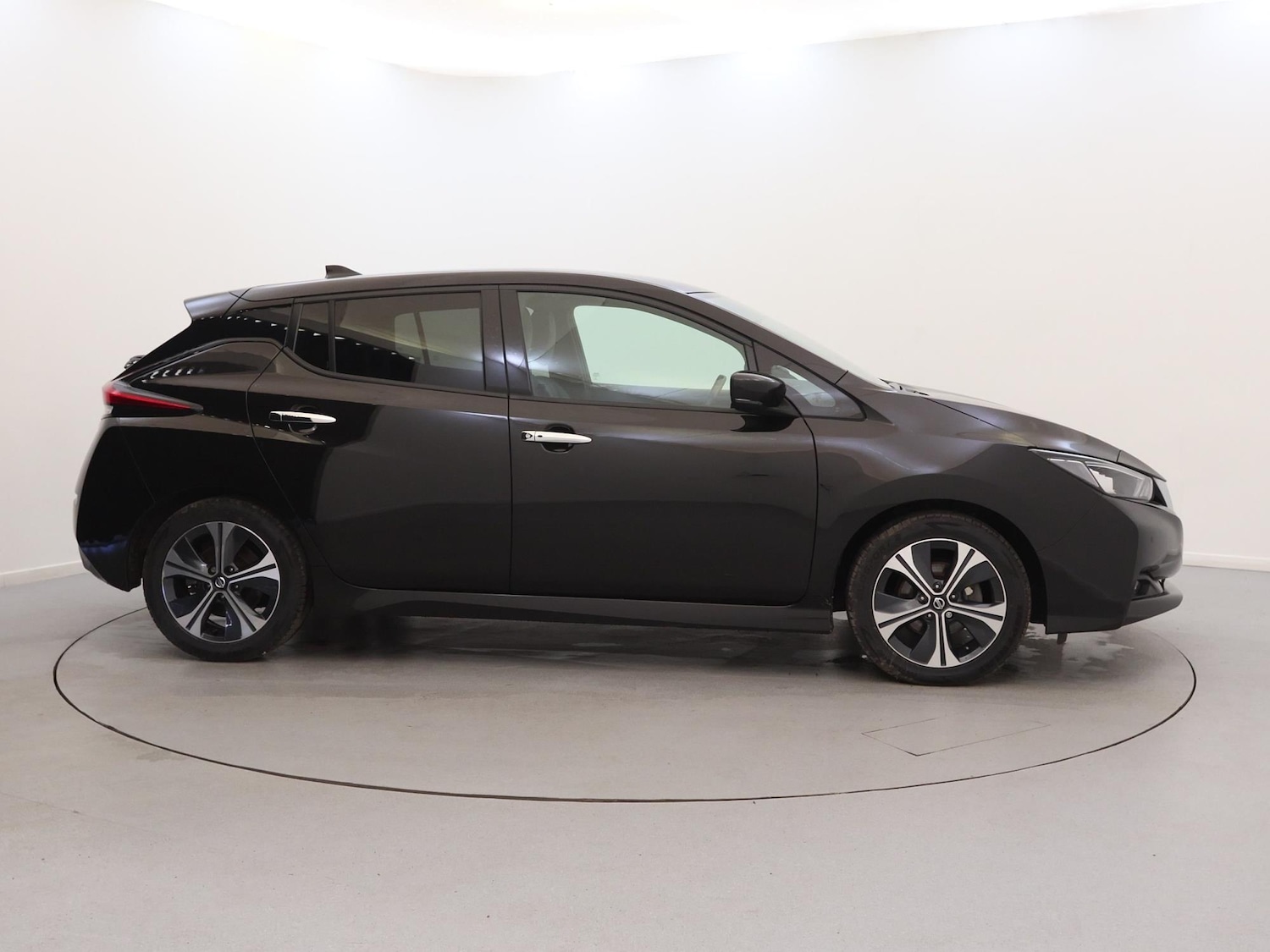 Used Nissan Leaf 2021 for sale - 76090384: Photo 8