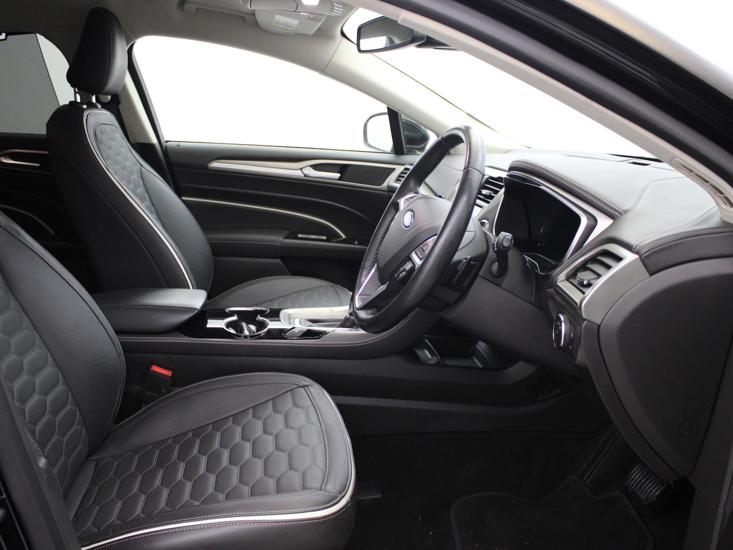 Used Ford Mondeo 2018 for sale - 76515793: Photo 9