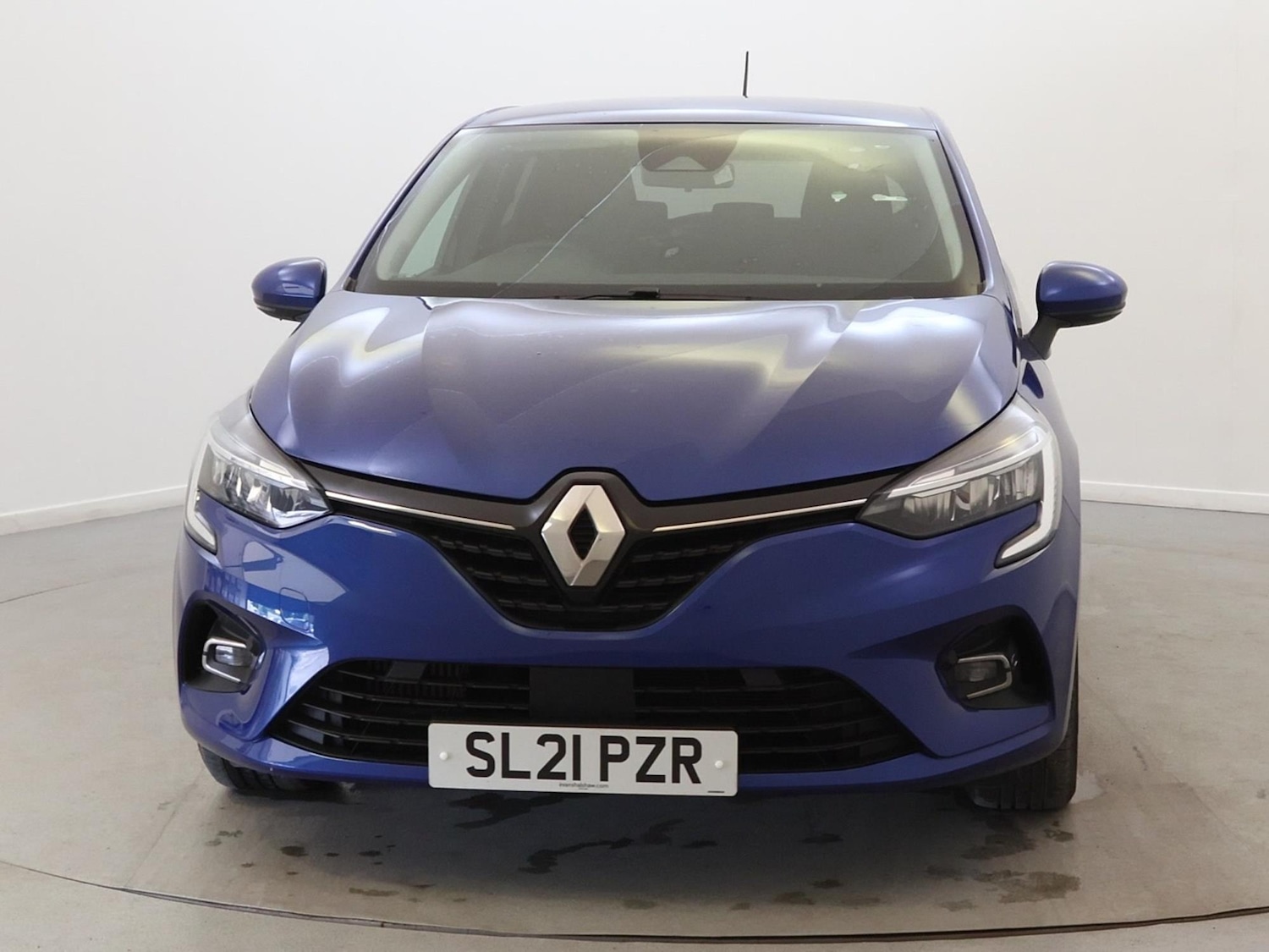 Used Renault Clio 2021 for sale - 76968154: Photo 2