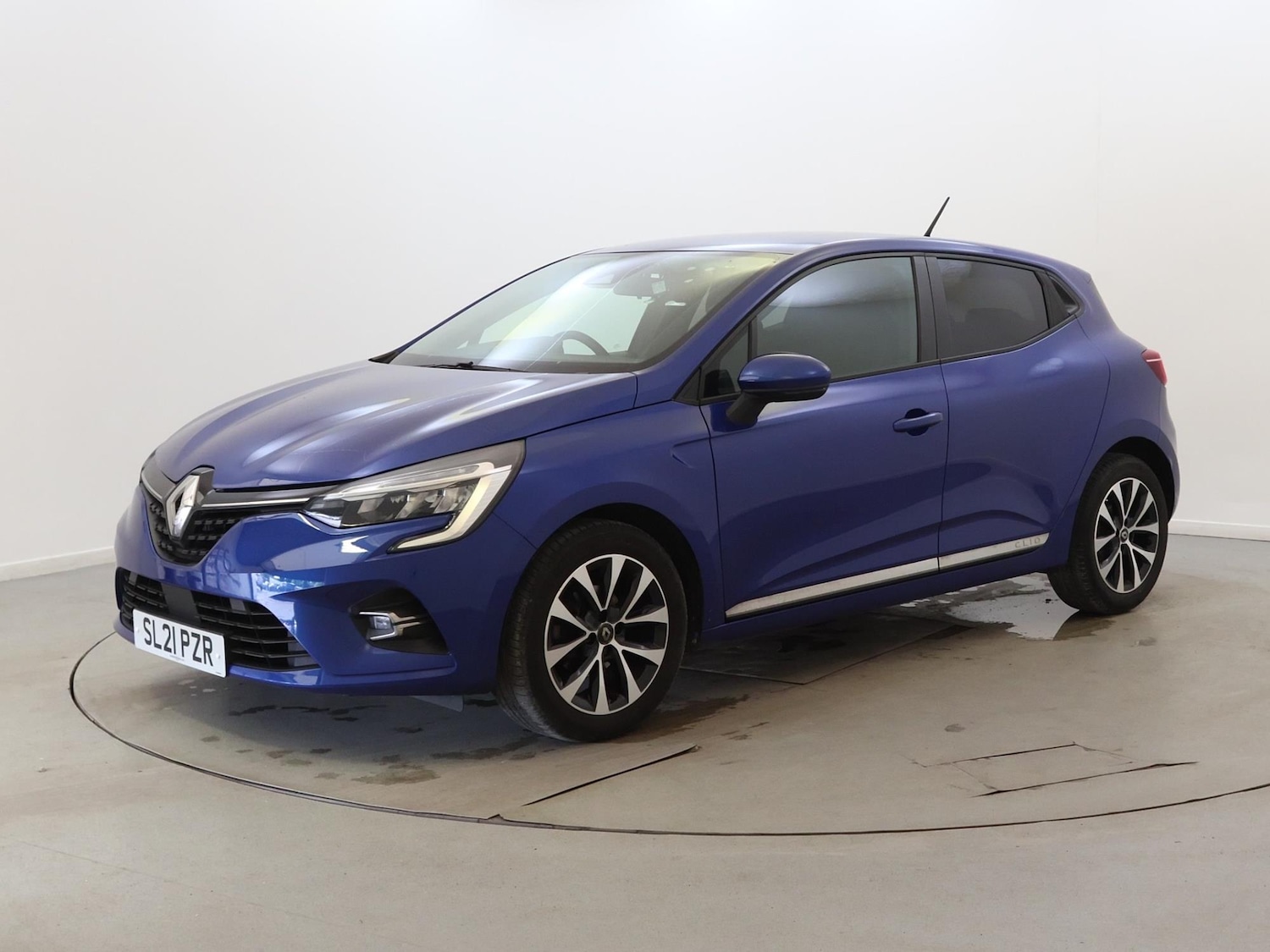 Used Renault Clio 2021 for sale - 76968154: Photo 3
