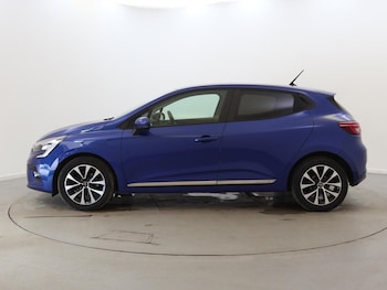 Used Renault Clio 2021 for sale - 76968154: Photo
