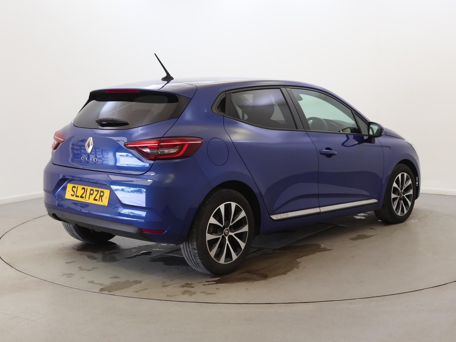 Used Renault Clio 2021 for sale - 76968154: Photo 5