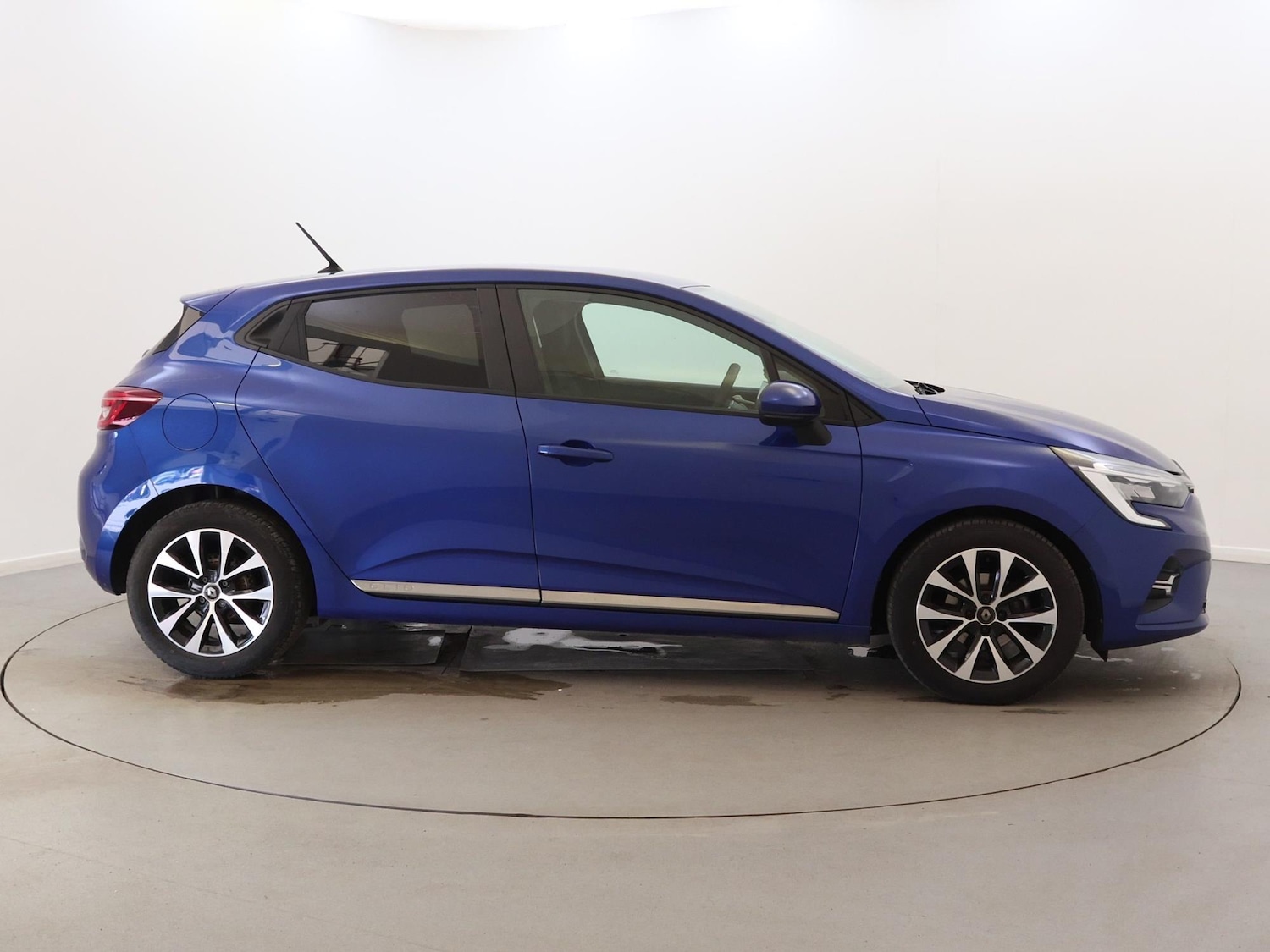 Used Renault Clio 2021 for sale - 76968154: Photo 8