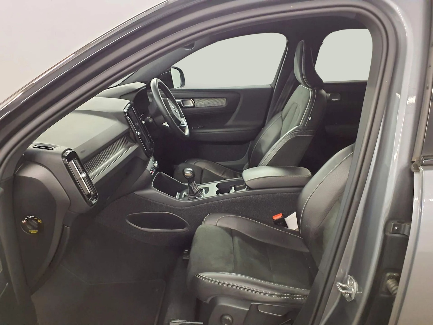Used Volvo XC40 2019 for sale - 76373994: Photo 9