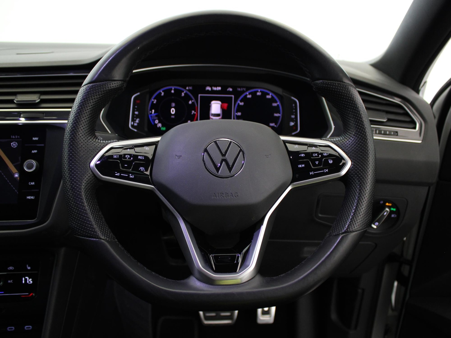 Used Volkswagen Tiguan 2020 for sale - 75611568: Photo 28