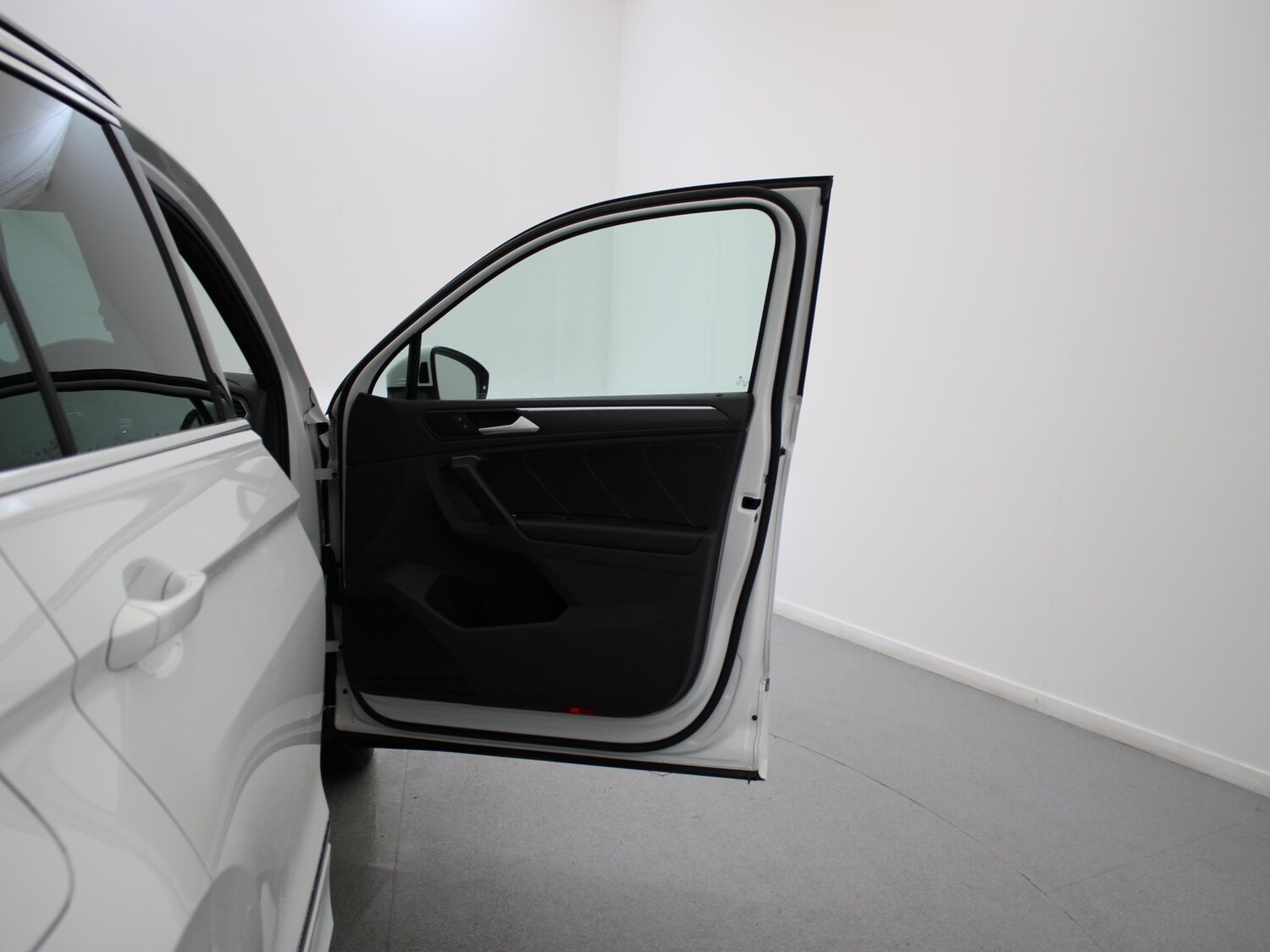 Used Volkswagen Tiguan 2020 for sale - 75611568: Photo 33