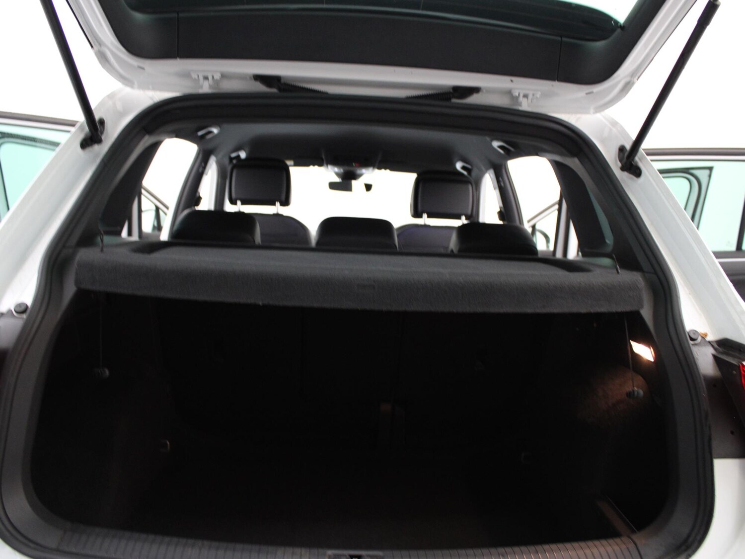 Used Volkswagen Tiguan 2020 for sale - 75611568: Photo 35