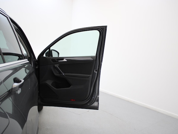 Used Volkswagen Tiguan 2018 for sale - 75651069: Photo 41