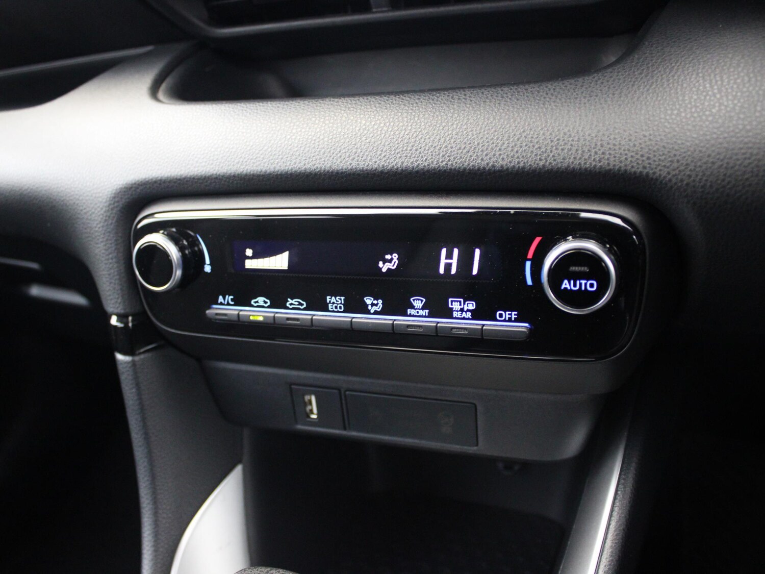 Used Toyota Yaris 2022 for sale - 77398058: Photo 24