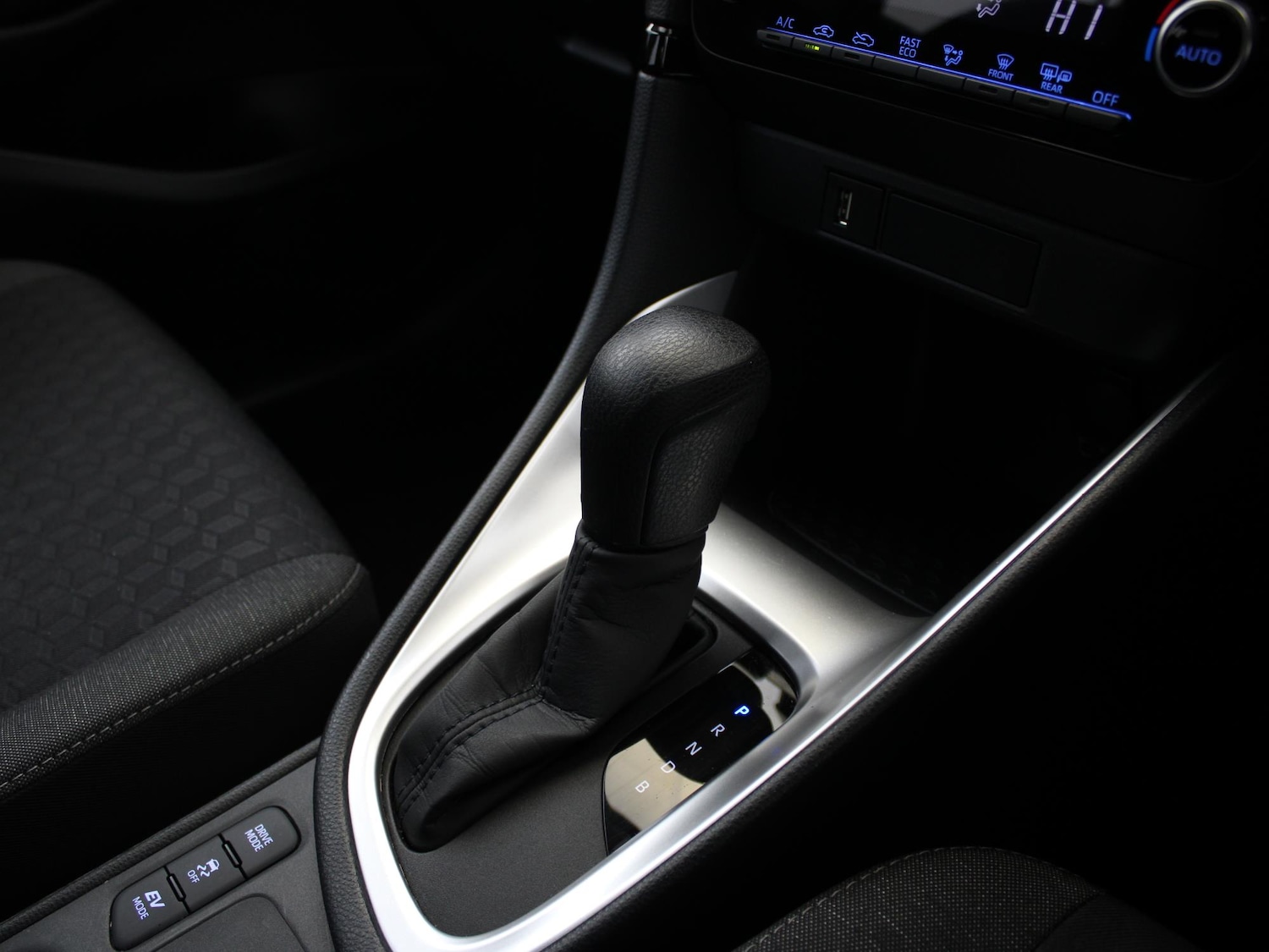 Used Toyota Yaris 2022 for sale - 77398058: Photo 26