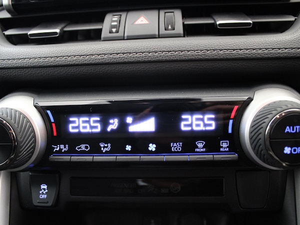 Used Toyota RAV4 2020 for sale - 76300119: Photo 18