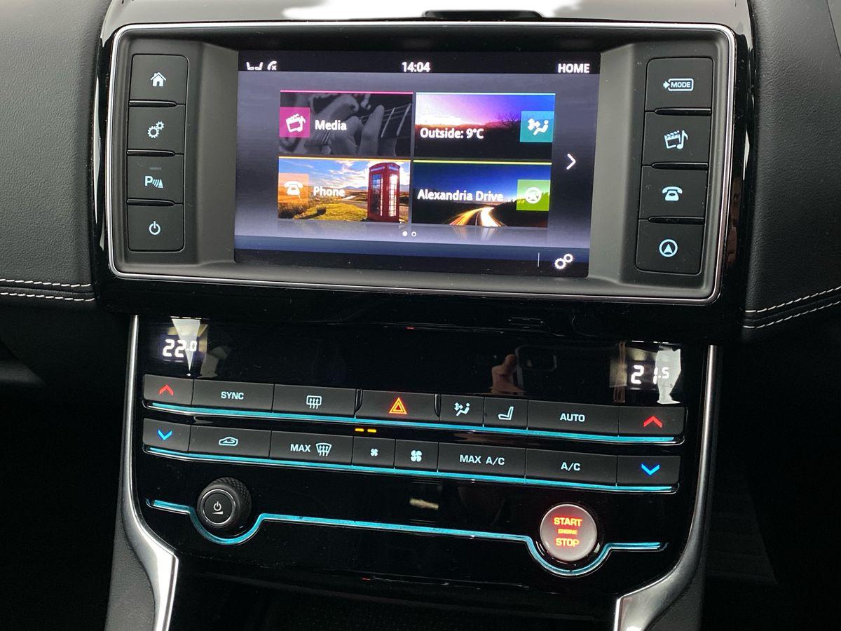 Used Jaguar XE 2017 for sale - 77979672: Photo 10