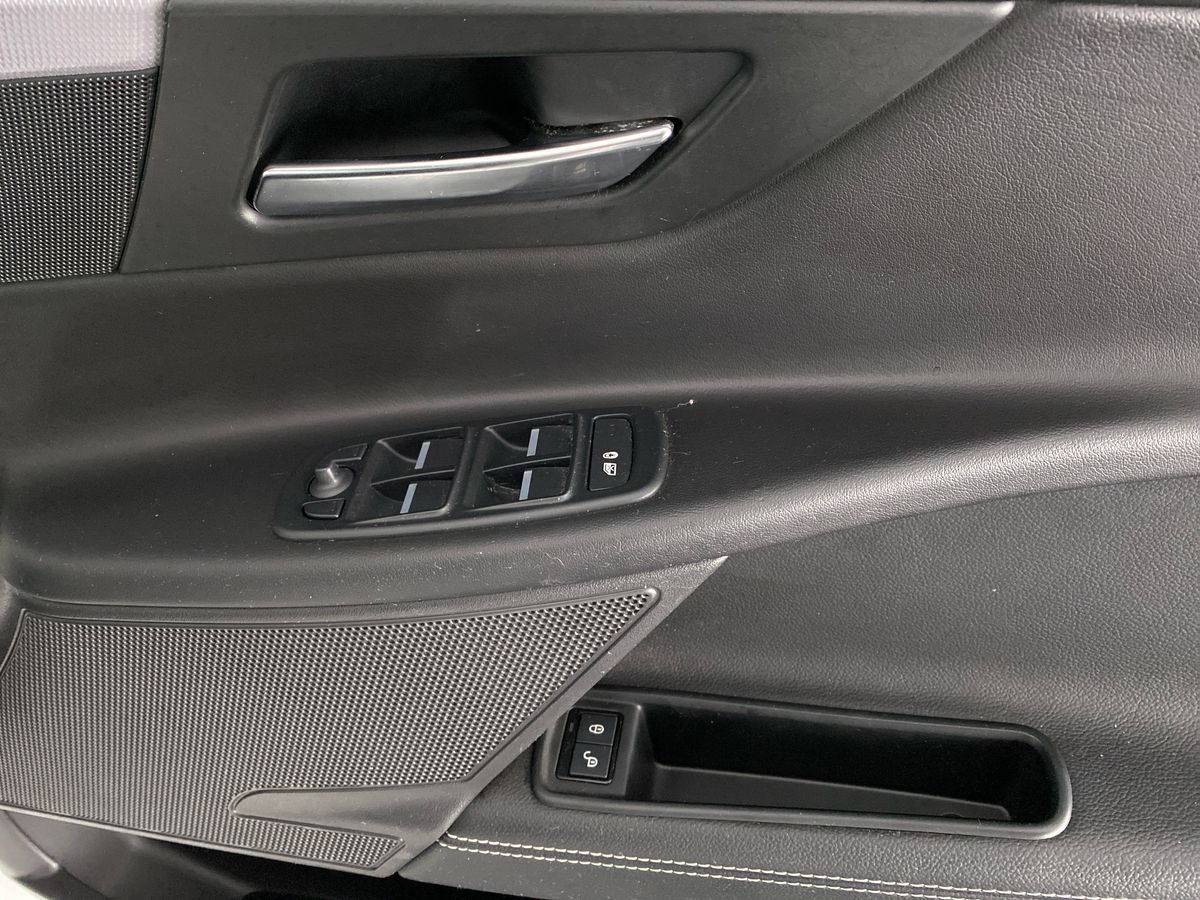 Used Jaguar XE 2017 for sale - 77979672: Photo 23