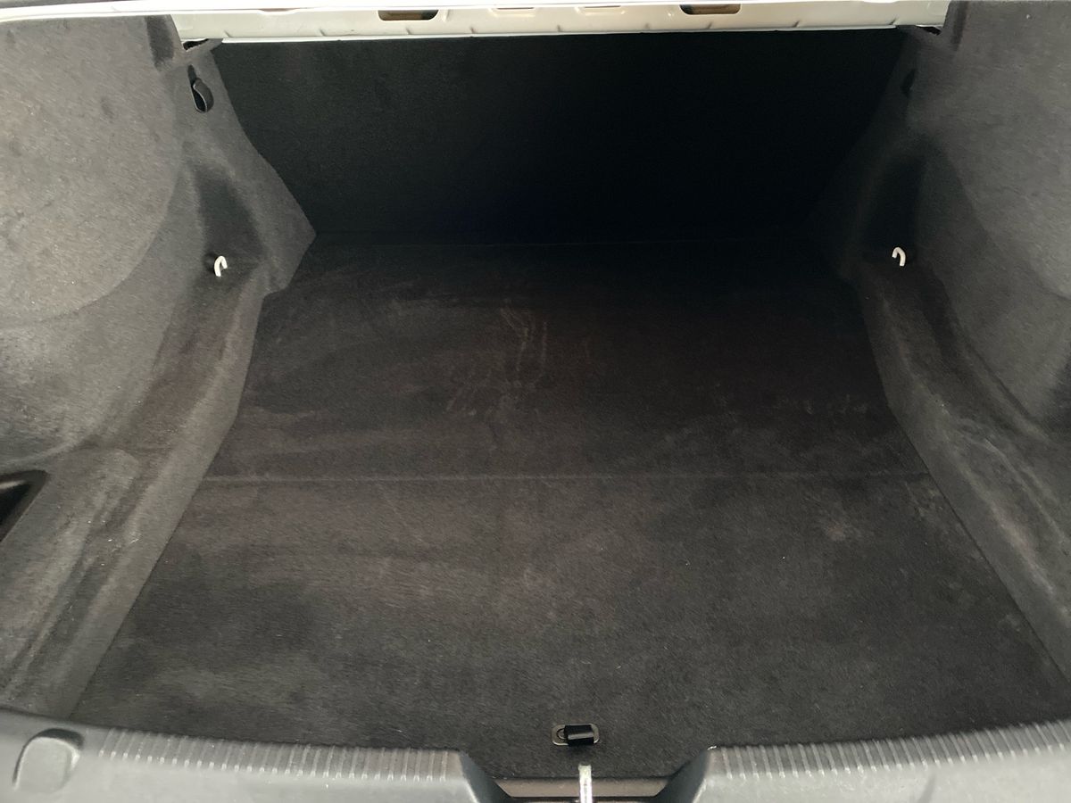 Used Jaguar XE 2017 for sale - 77979672: Photo 24