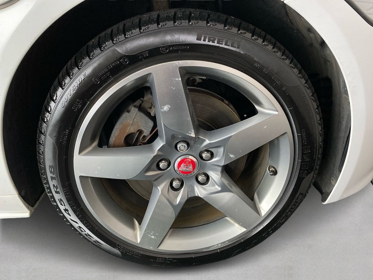 Used Jaguar XE 2017 for sale - 77979672: Photo 25