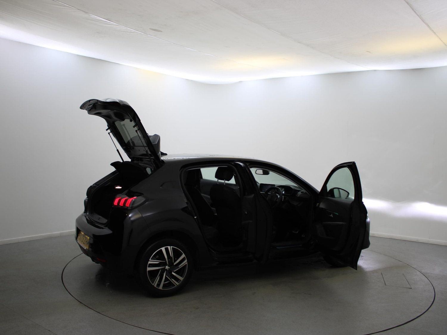 Used Peugeot 208 2023 for sale - 77398041: Photo 35