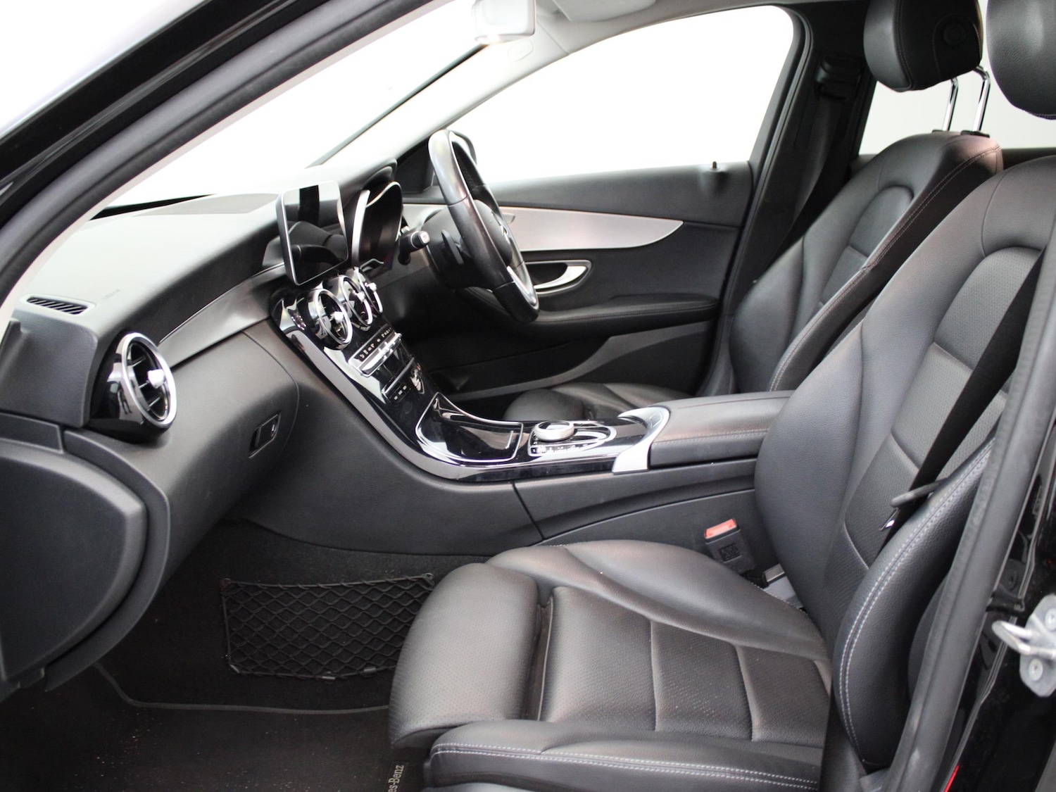 Used Mercedes-Benz C Class 2019 for sale - 76553469: Photo 11