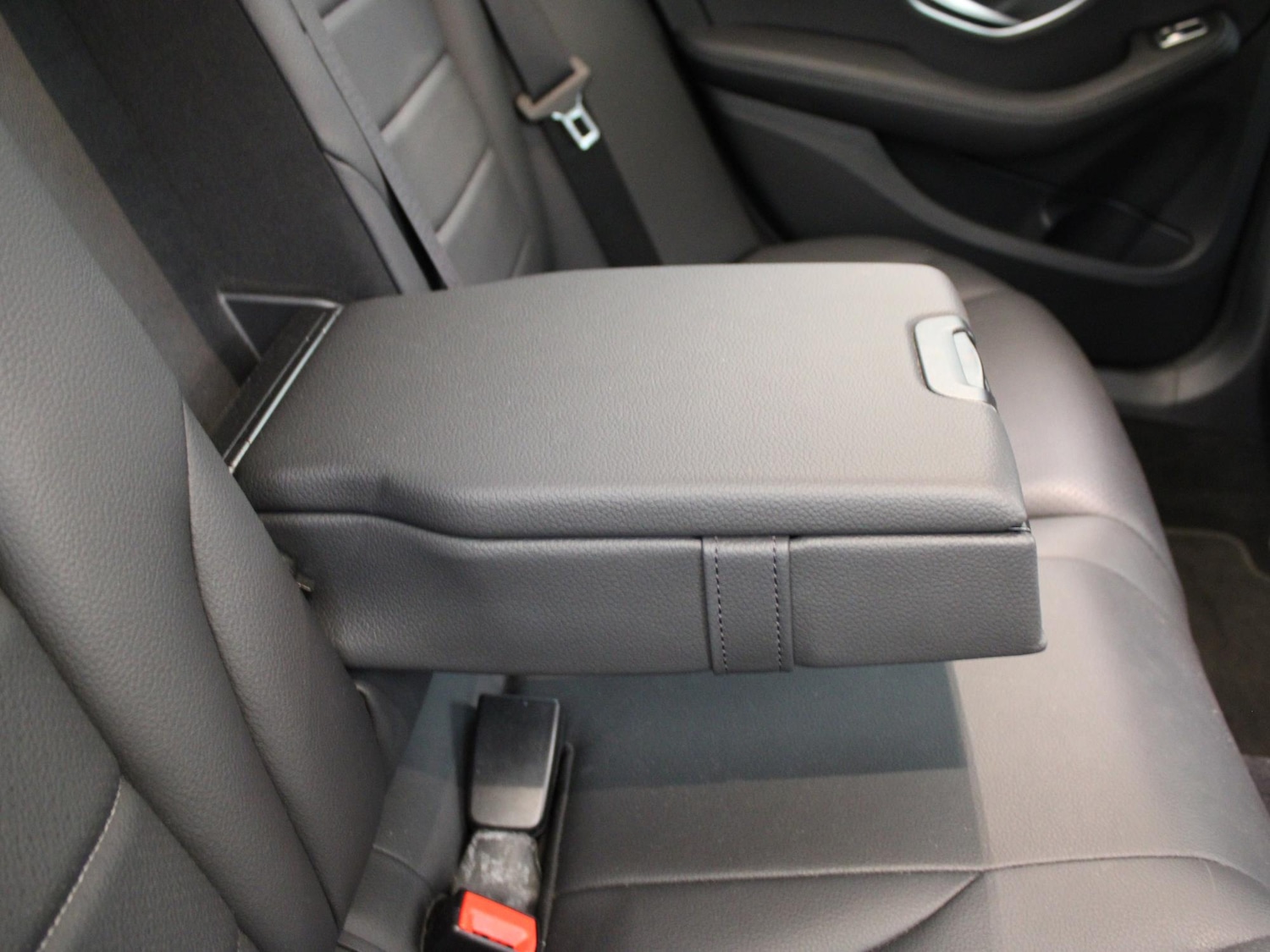 Used Mercedes-Benz C Class 2019 for sale - 76553469: Photo 15