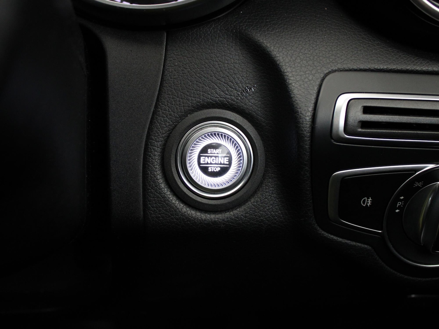 Used Mercedes-Benz C Class 2019 for sale - 76553469: Photo 19