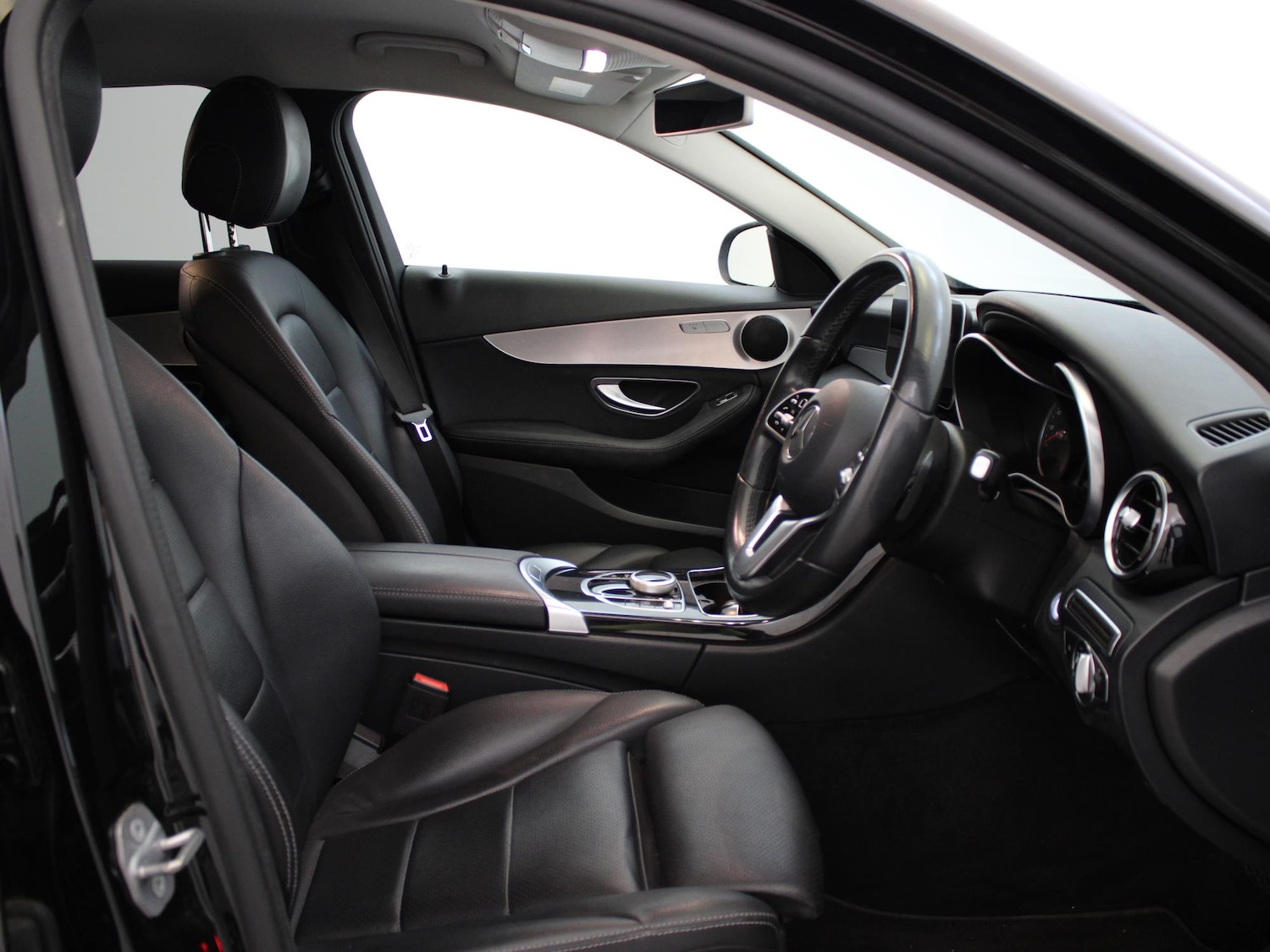 Used Mercedes-Benz C Class 2019 for sale - 76553469: Photo 9