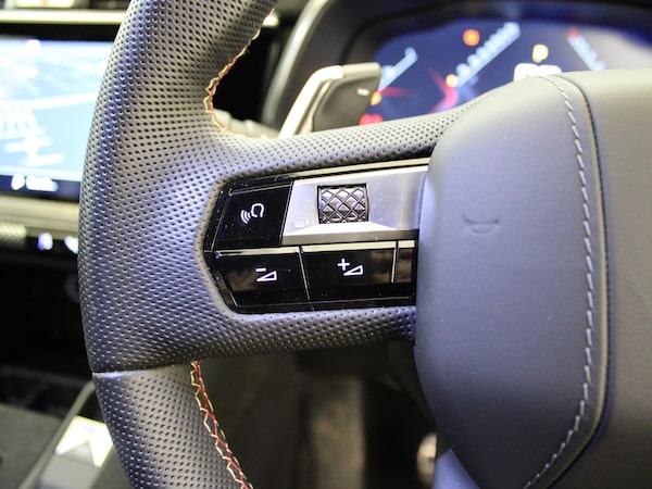 Used DS Automobiles DS 7 Crossback 2022 for sale - 75713902: Photo 33