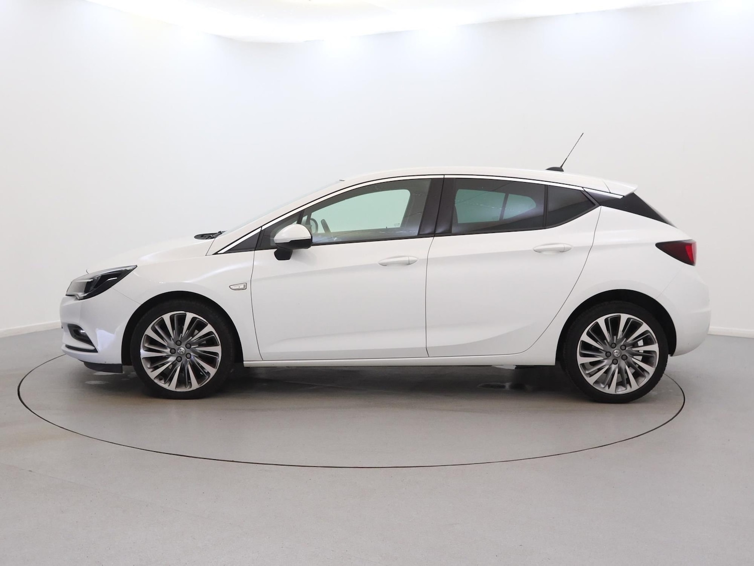 Used Vauxhall Astra 2019 for sale - 76411675: Photo 4