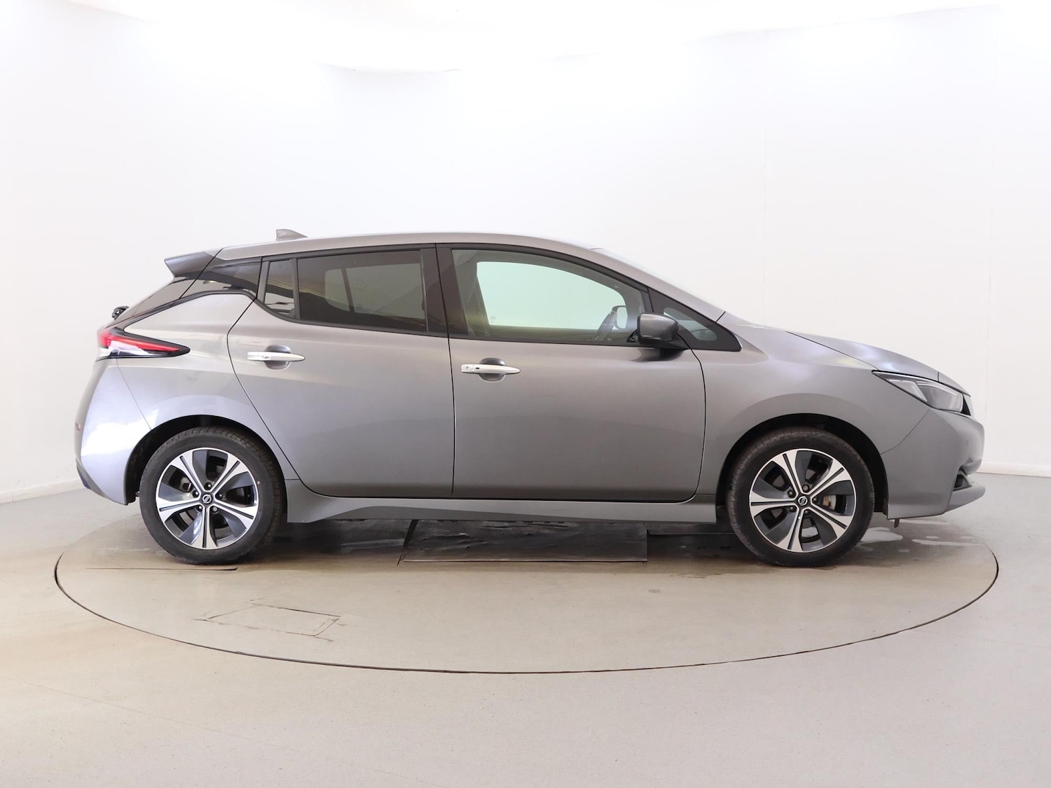 Used Nissan Leaf 2021 for sale - 76157947: Photo 8